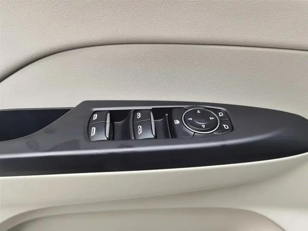 Buick GL8 2021 из CN, фото 9