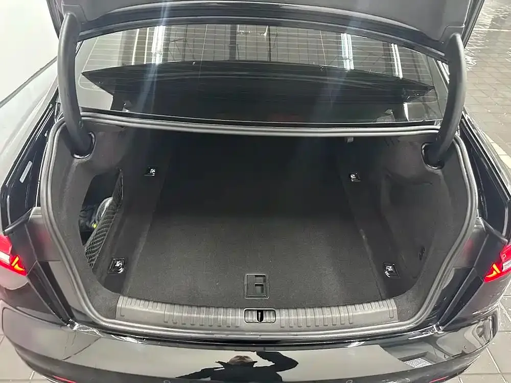 Audi A6L 2024 из CN, фото 2