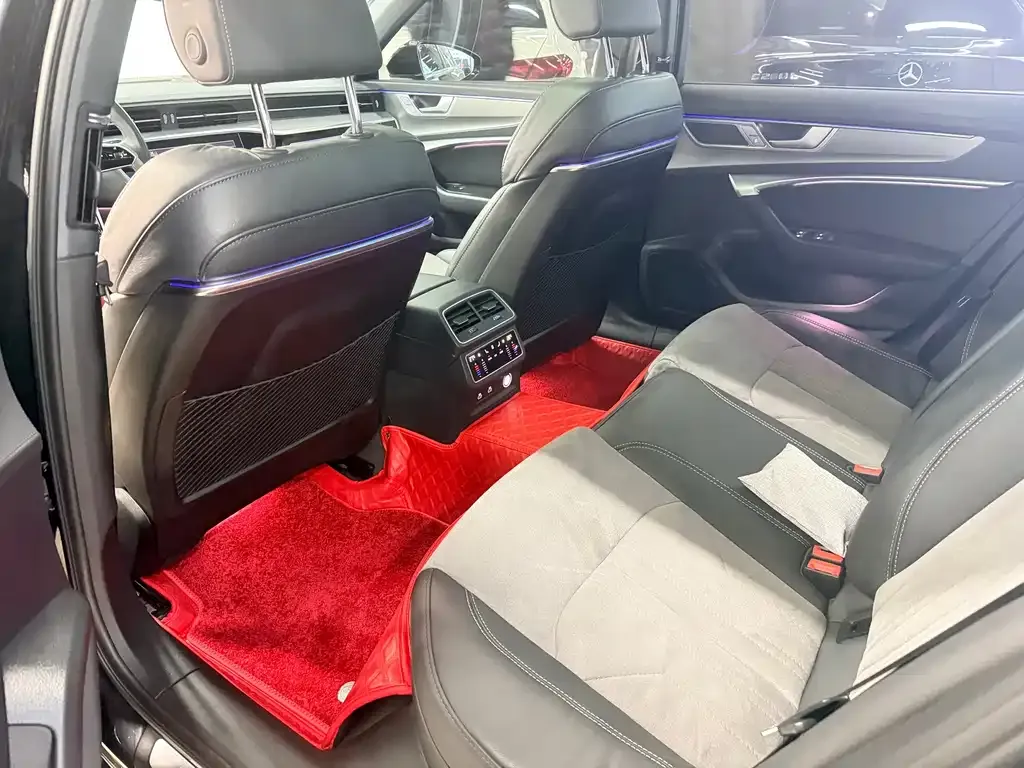 Audi A6L 2023 из CN, фото 3