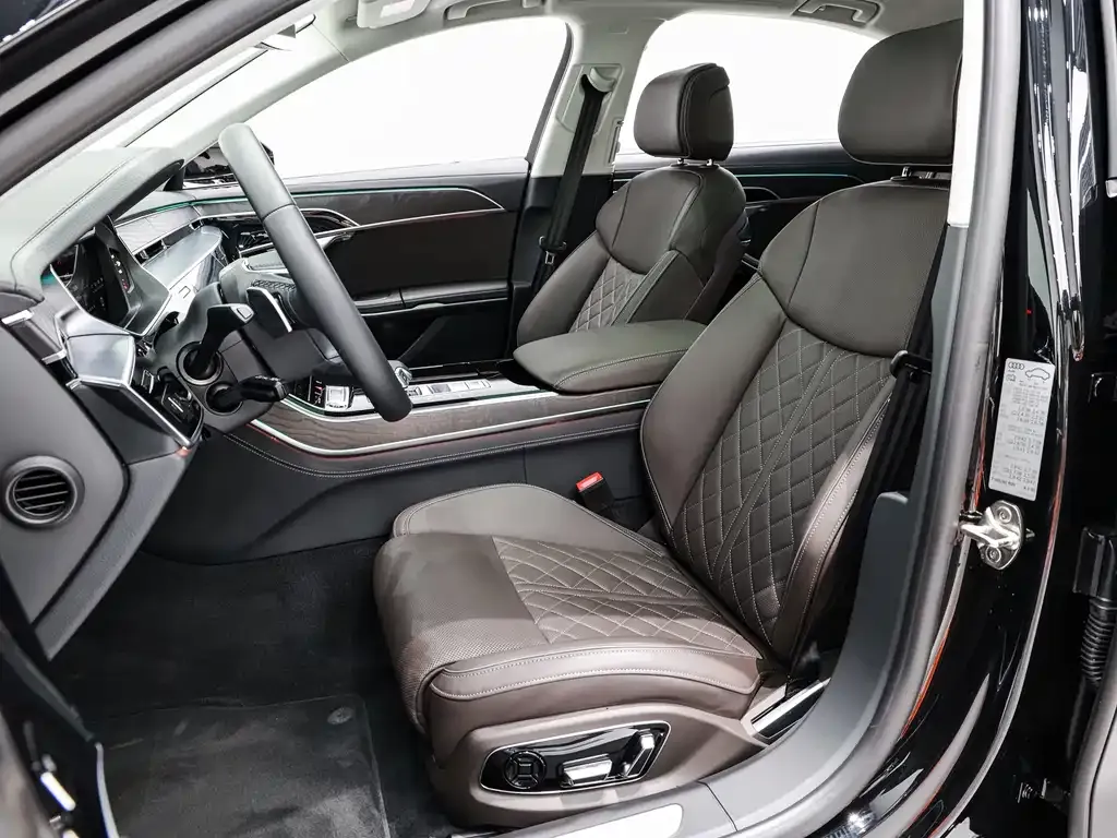 Audi A8 2024 из CN, фото 8