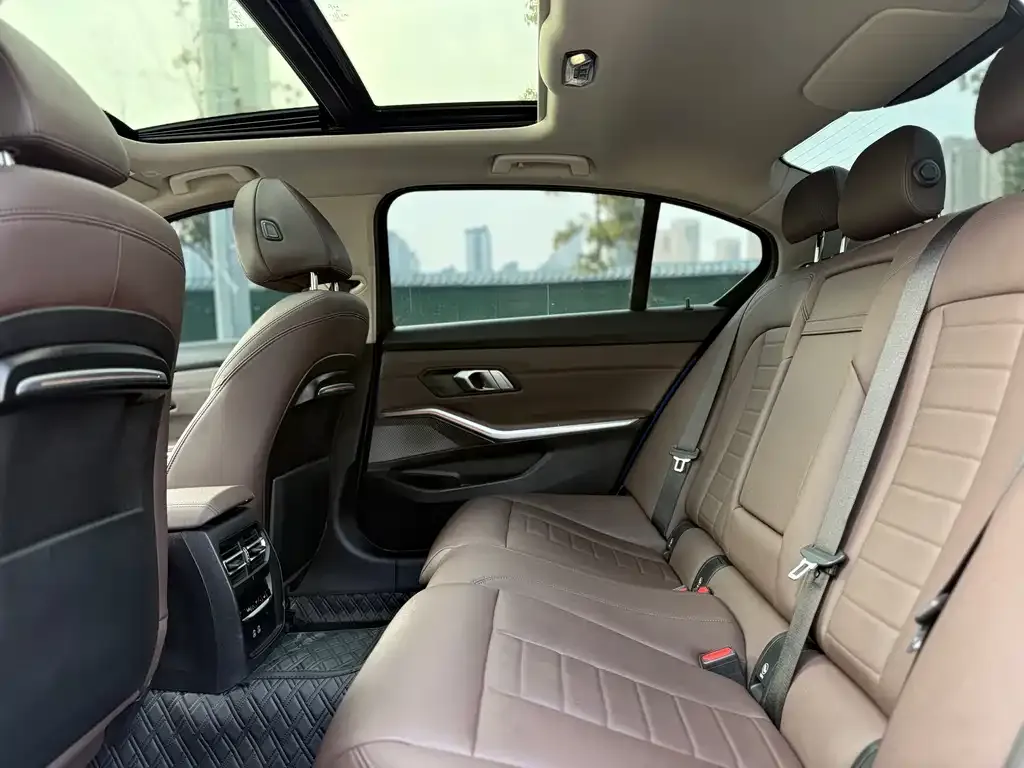 BMW 3 Series 2021 из CN, фото 6