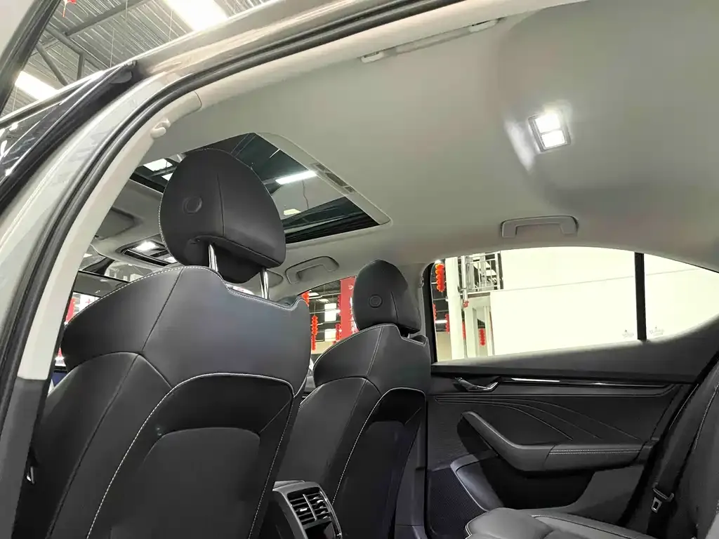 Skoda Octavia 2023 из CN, фото 7