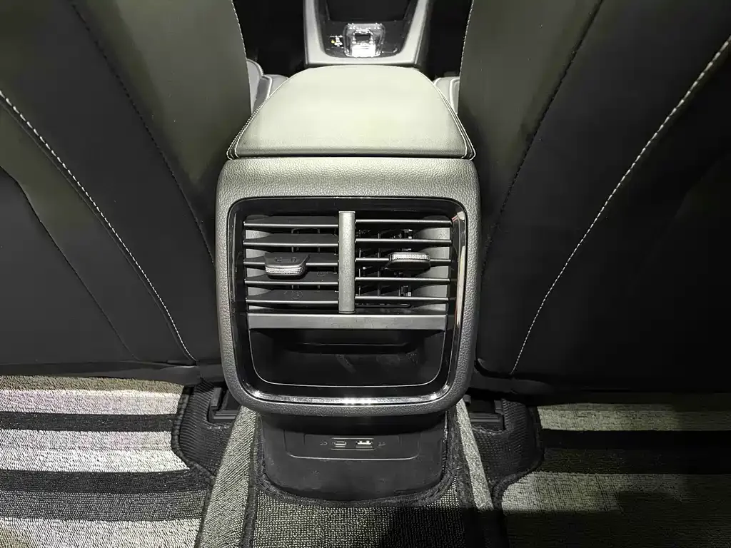Skoda Octavia 2023 из CN, фото 4