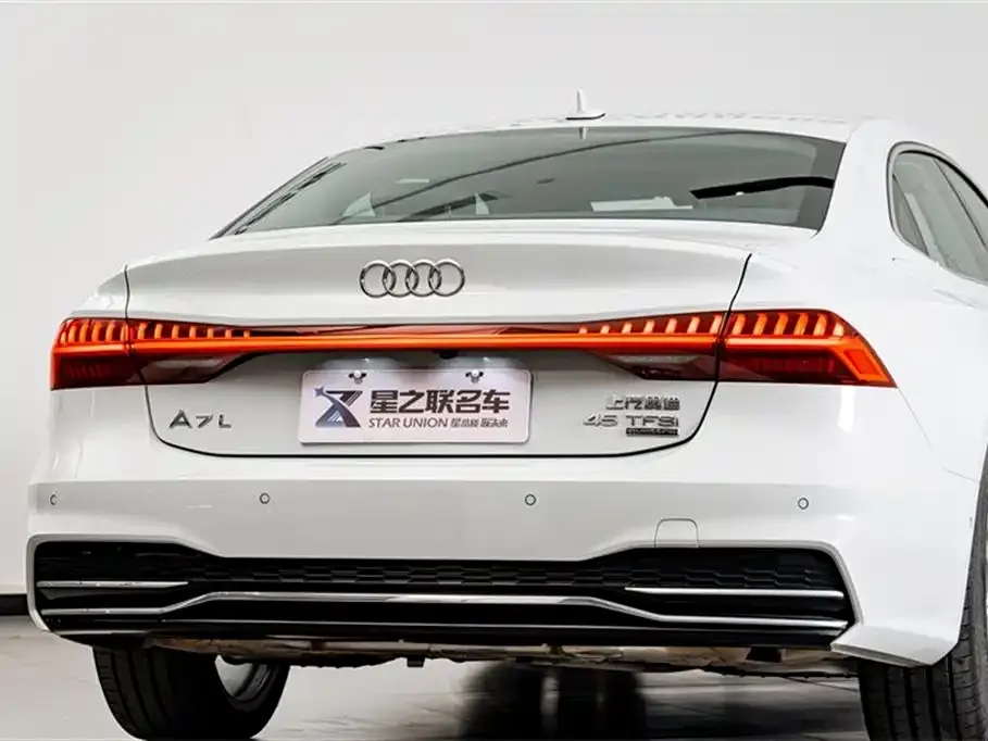 Audi A7L — фото 7
