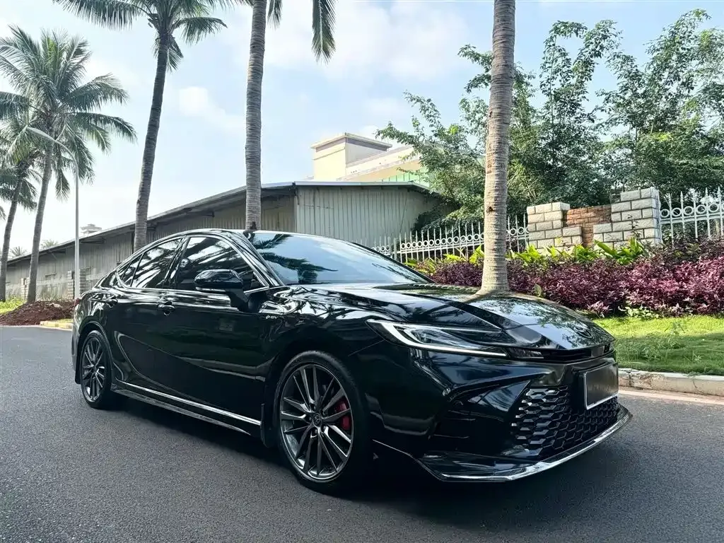 Toyota Camry — фото 6
