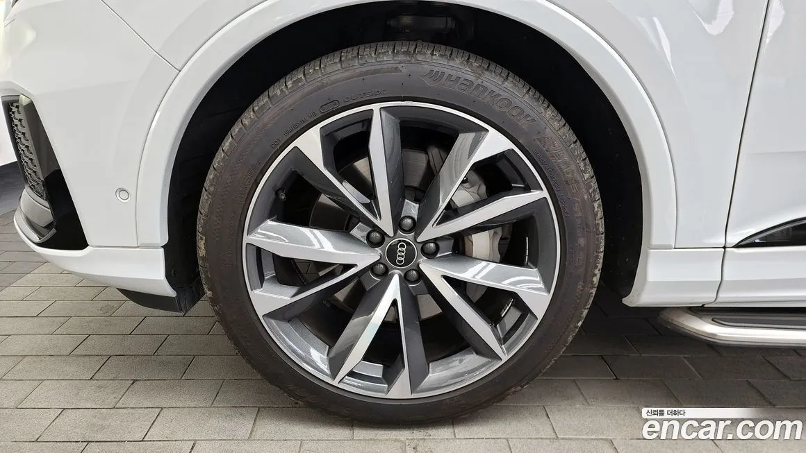 Audi Q7 2023 из KR, фото 10
