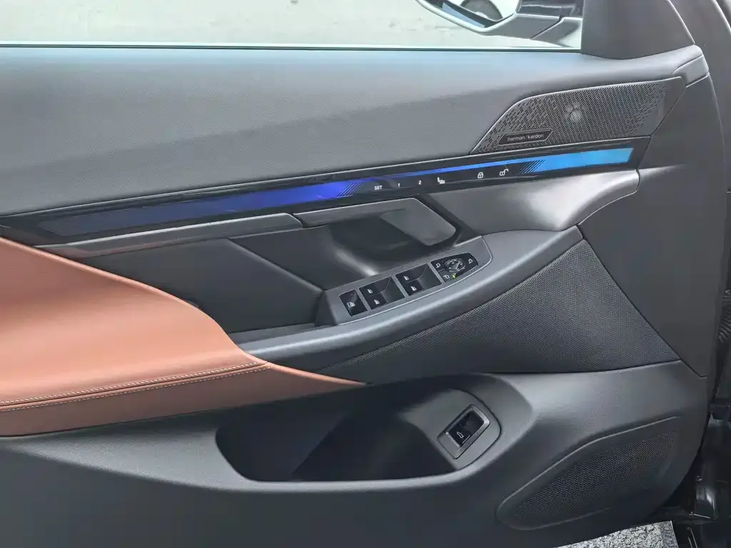 BMW i5 2025 из CN, фото 3