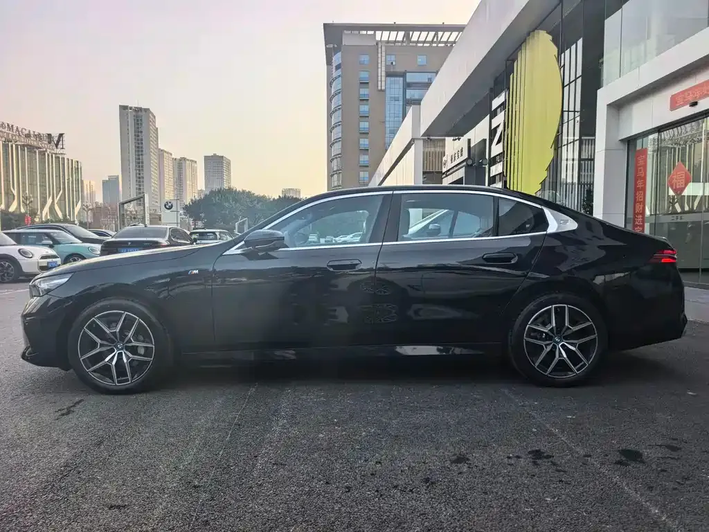 BMW i5 2025 из CN, фото 7