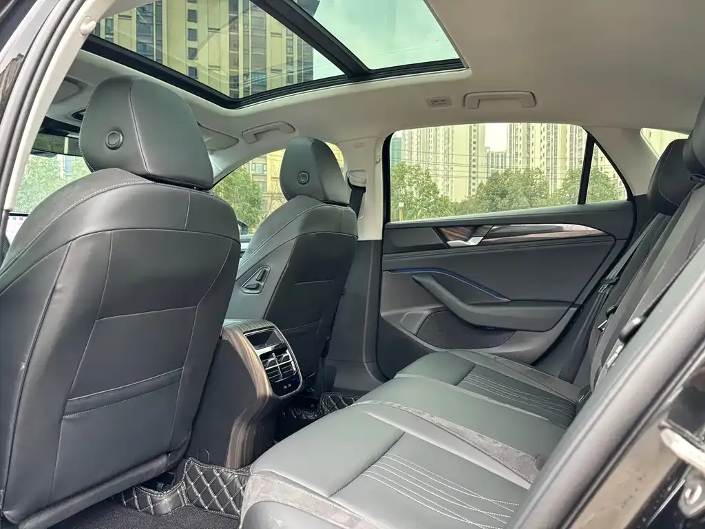 Volkswagen Magotan 2024 из CN, фото 3