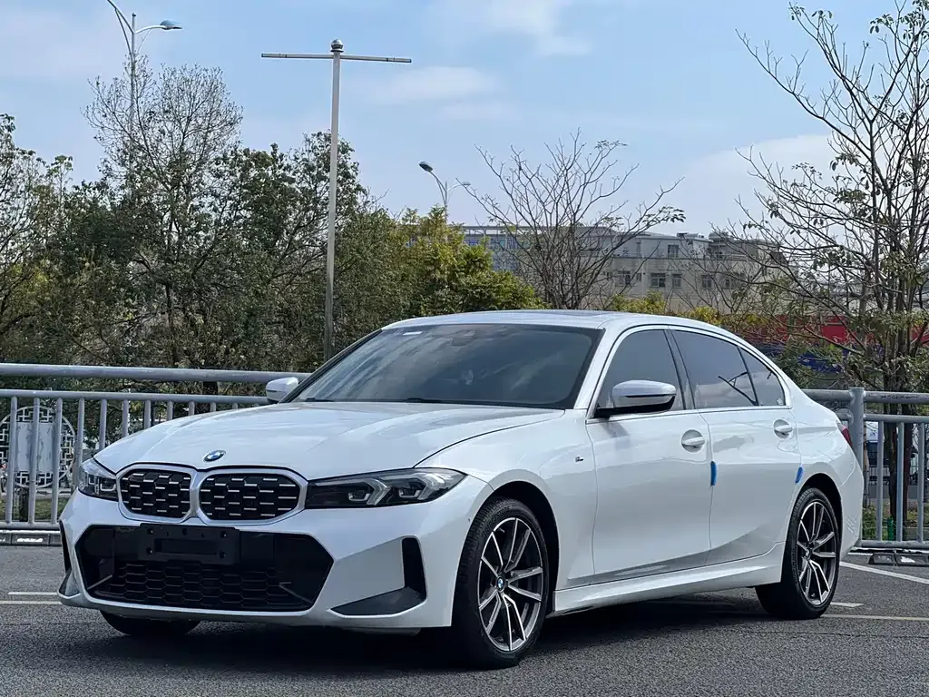 BMW 3 Series — фото 1