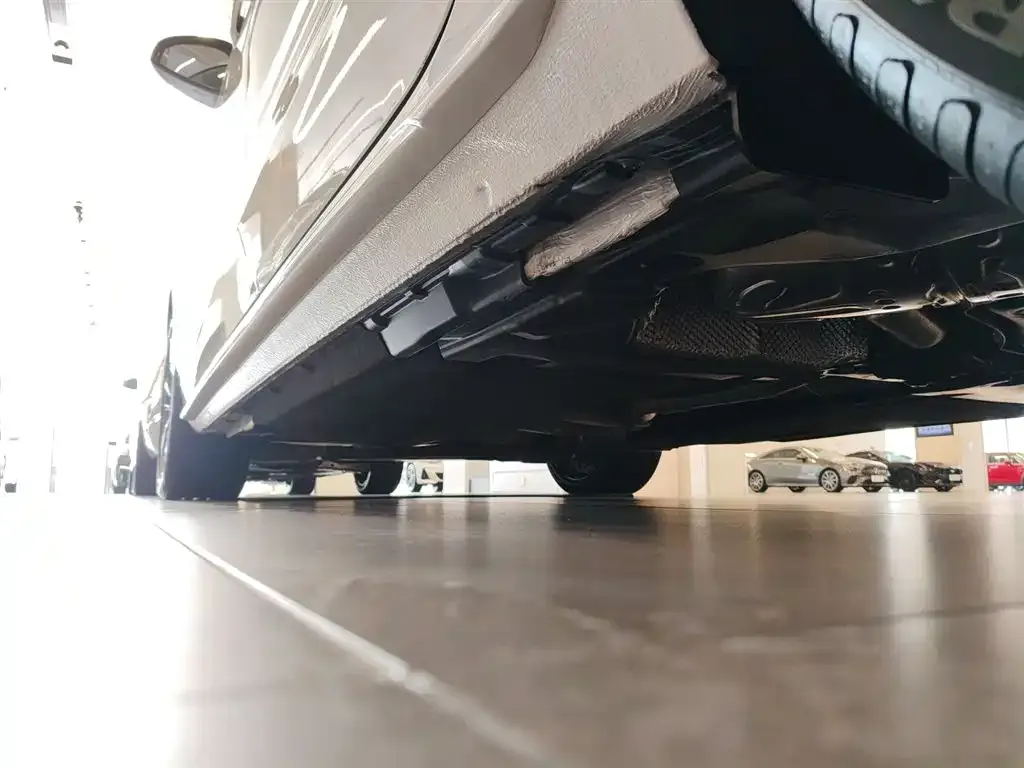 Audi A4L 2024 из CN, фото 2