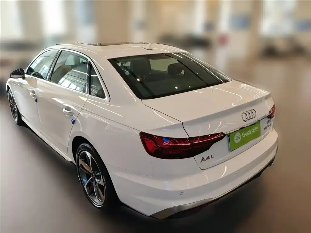 Audi A4L 2024 из CN, фото 3