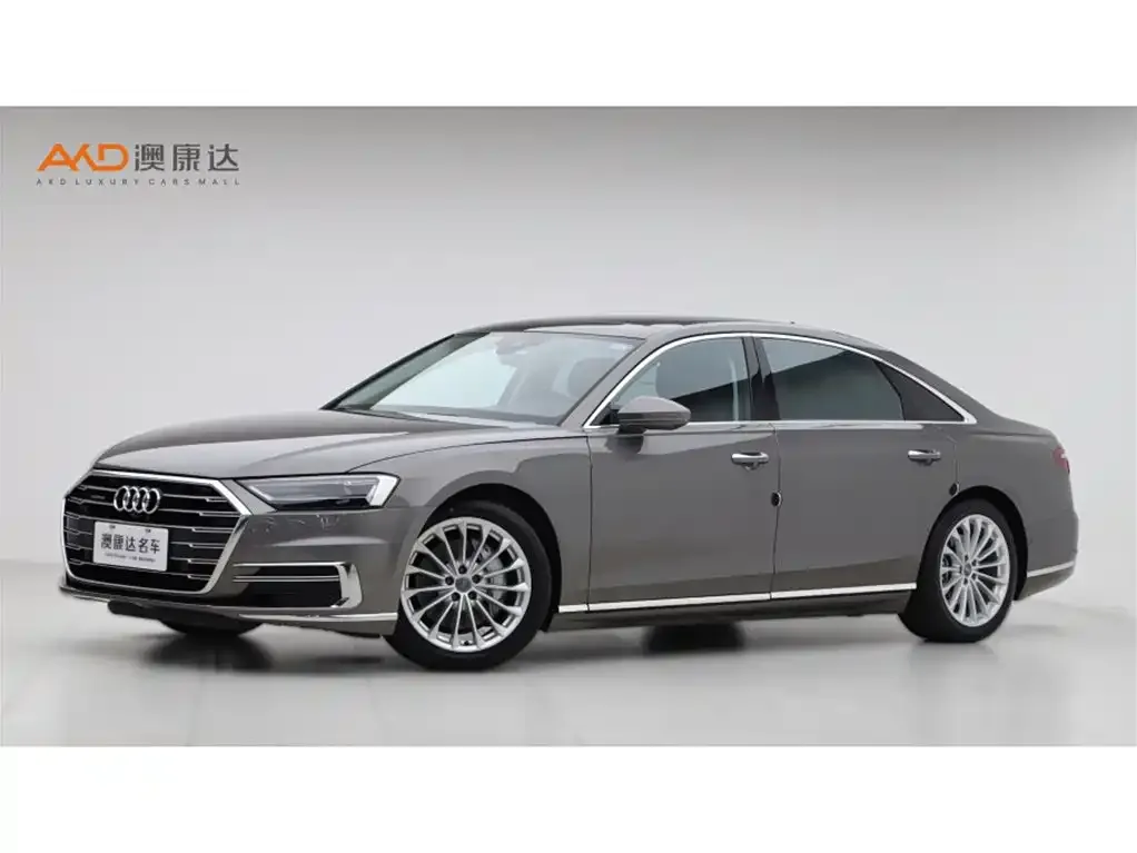 Audi A8 — фото 1