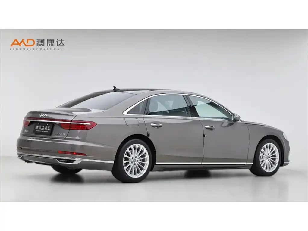 Audi A8 — фото 5