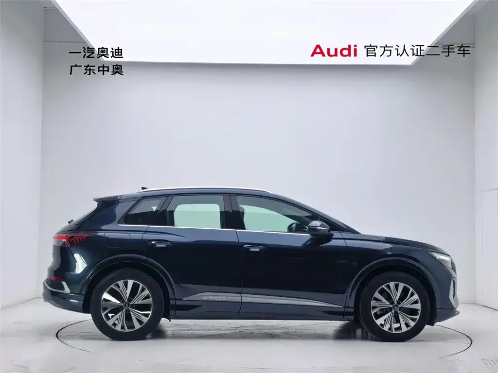 Audi Q4 e-tron — фото 6