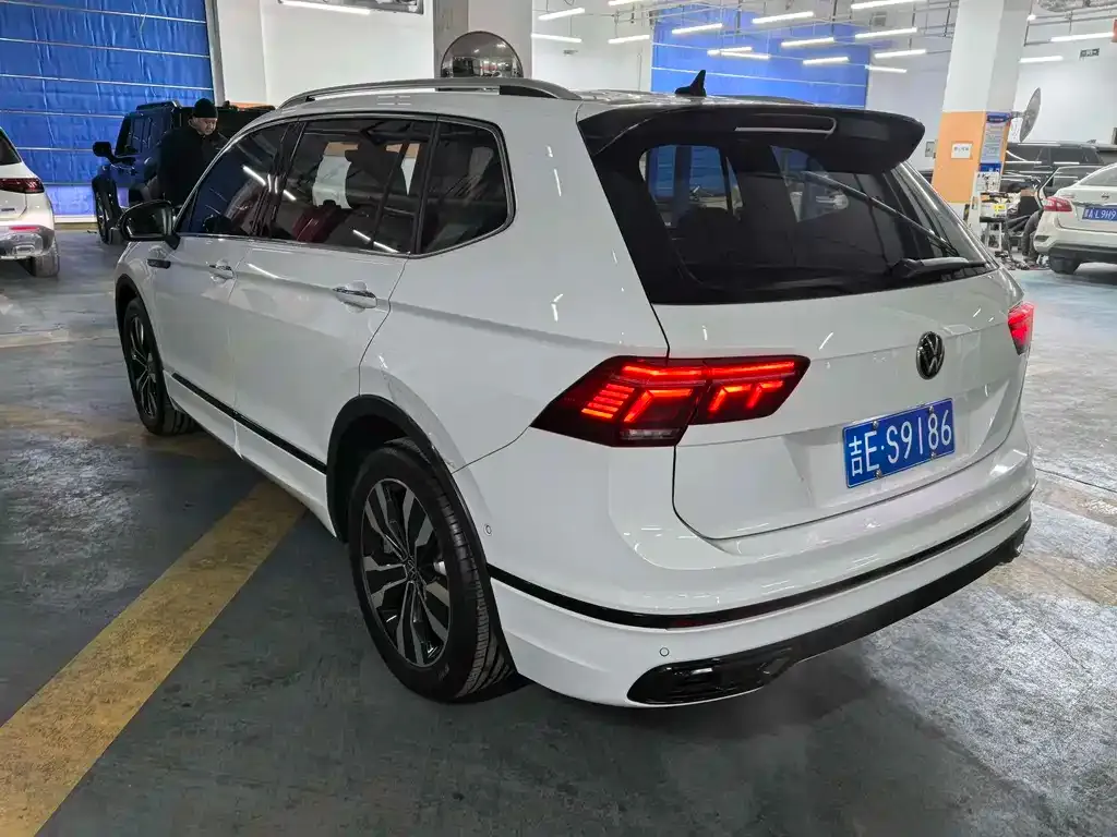 Volkswagen Tiguan L 2024 из CN, фото 9