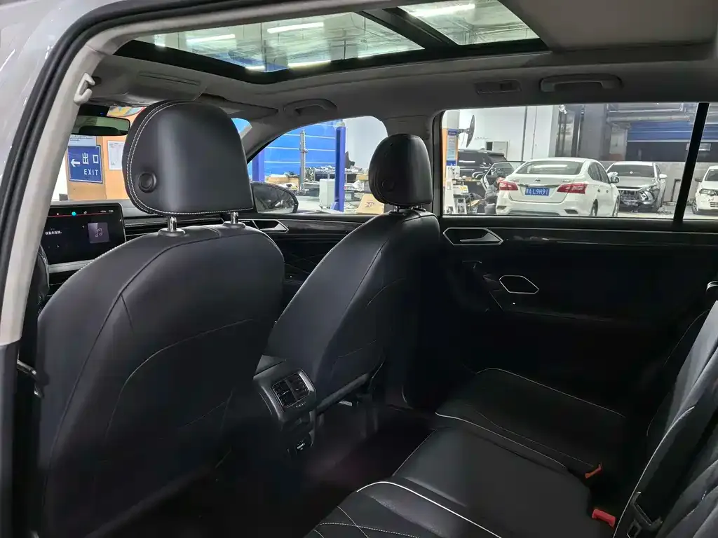 Volkswagen Tiguan L 2024 из CN, фото 4