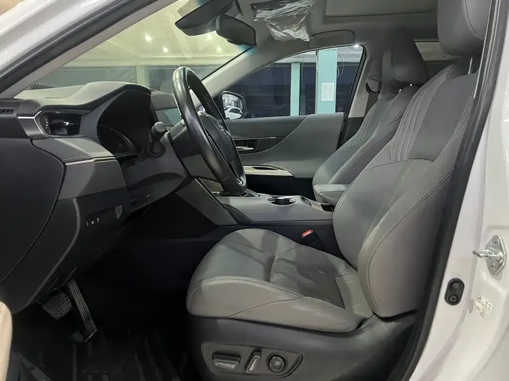 Toyota Harrier 2024 из CN, фото 8