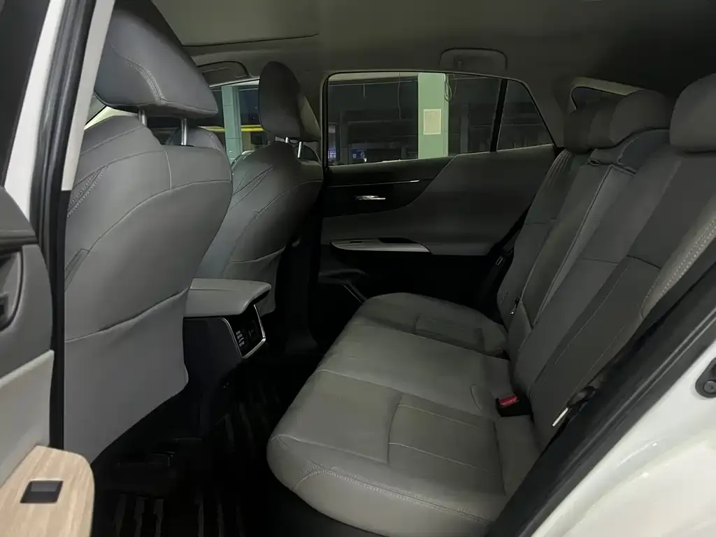 Toyota Harrier 2024 из CN, фото 3