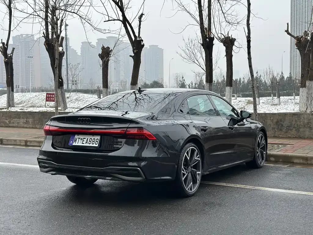 Audi A7L 2024 из CN, фото 7