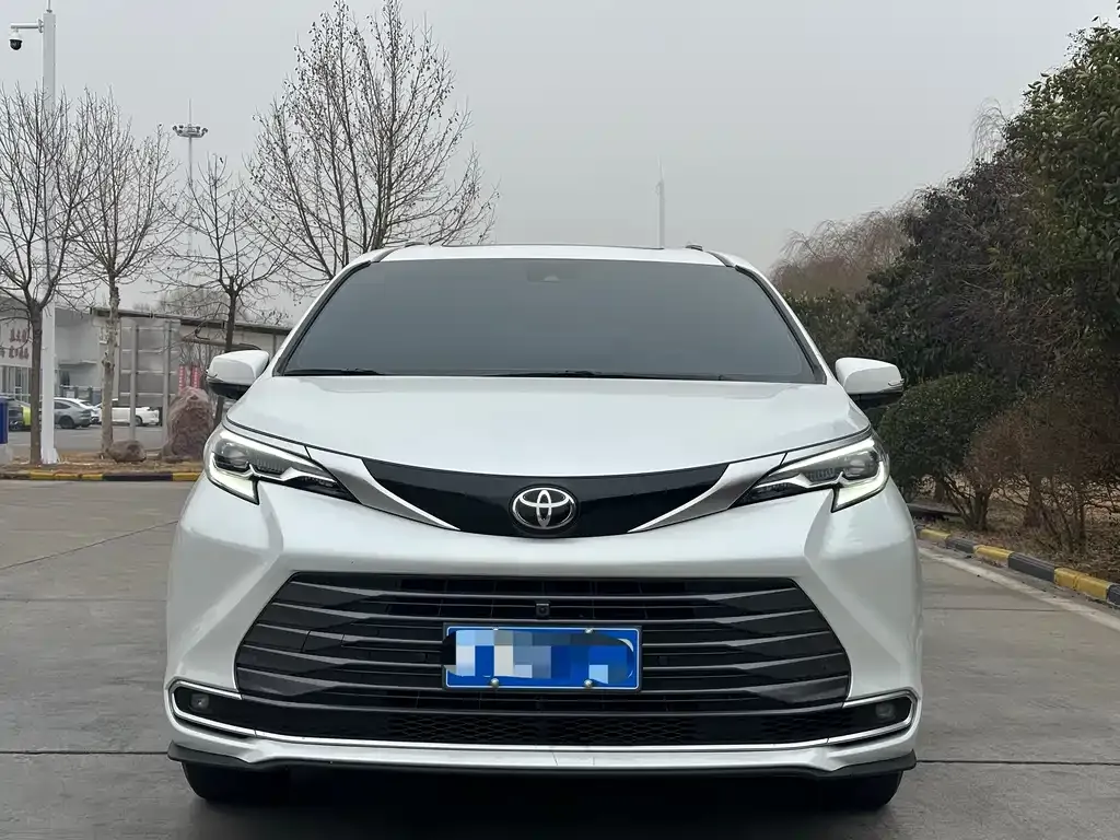 Toyota Sienna 2024 из CN, фото 7