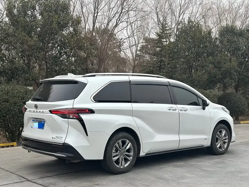 Toyota Sienna 2024 из CN, фото 10