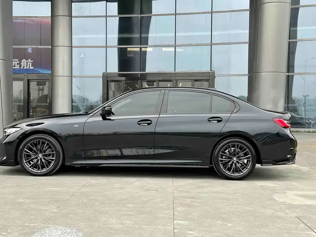 BMW 3 Series 2024 из CN, фото 8