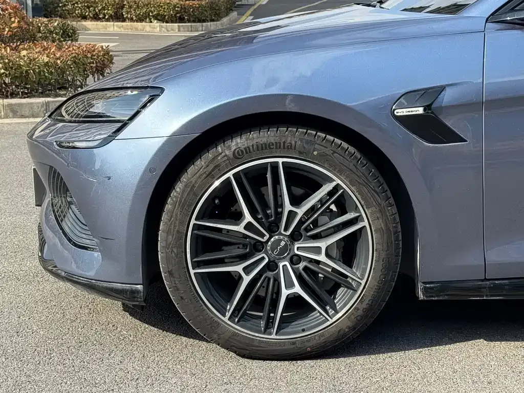 BYD Seal — фото 2