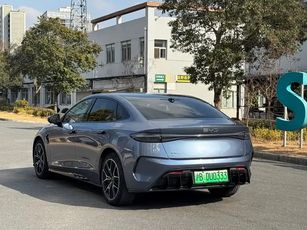 BYD Seal — фото 10
