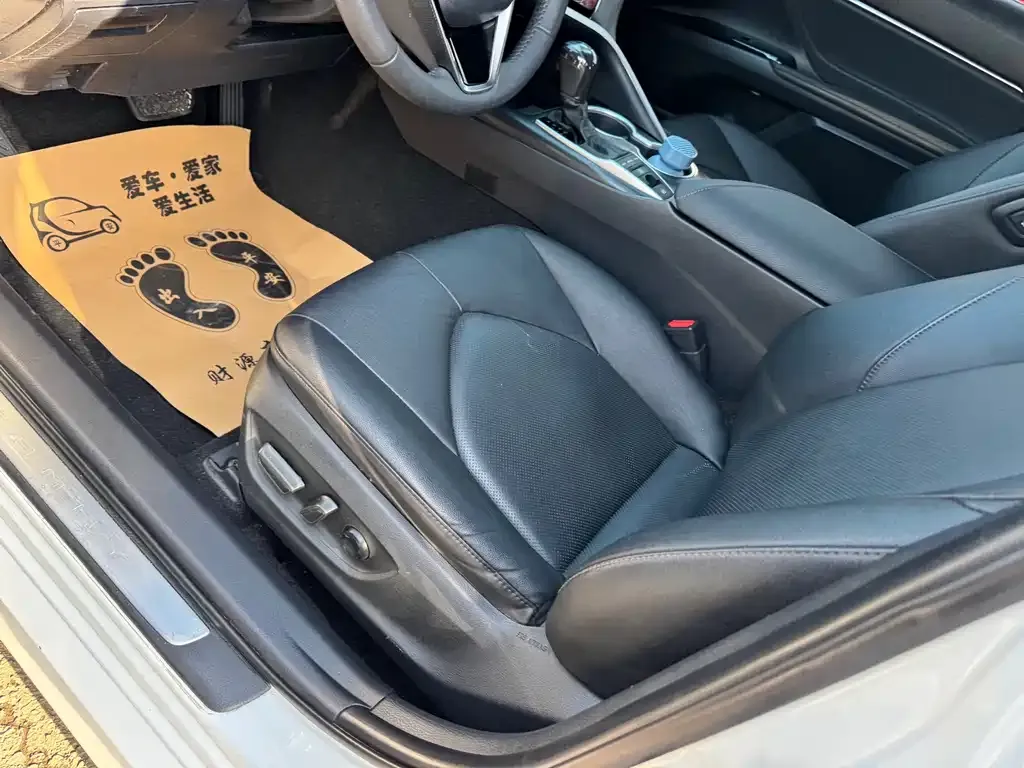 Toyota Camry 2022 из CN, фото 2