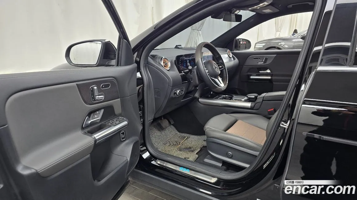 Mercedes-Benz EQA — фото 10