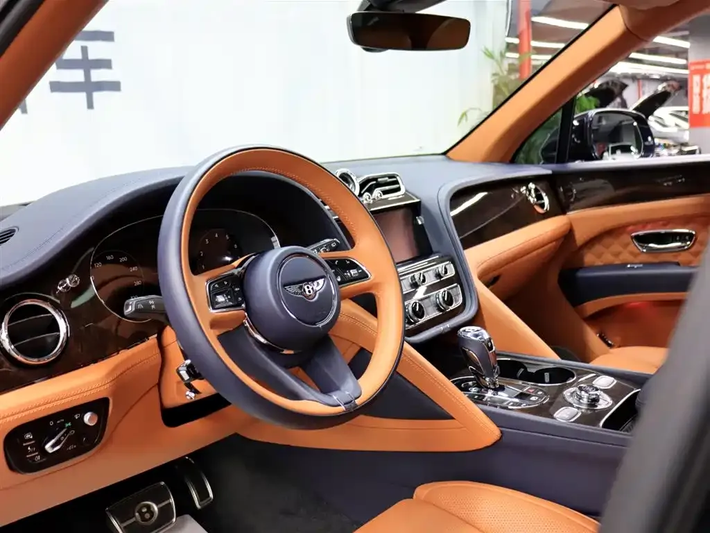 Bentley Bentayga 2022 из CN, фото 6
