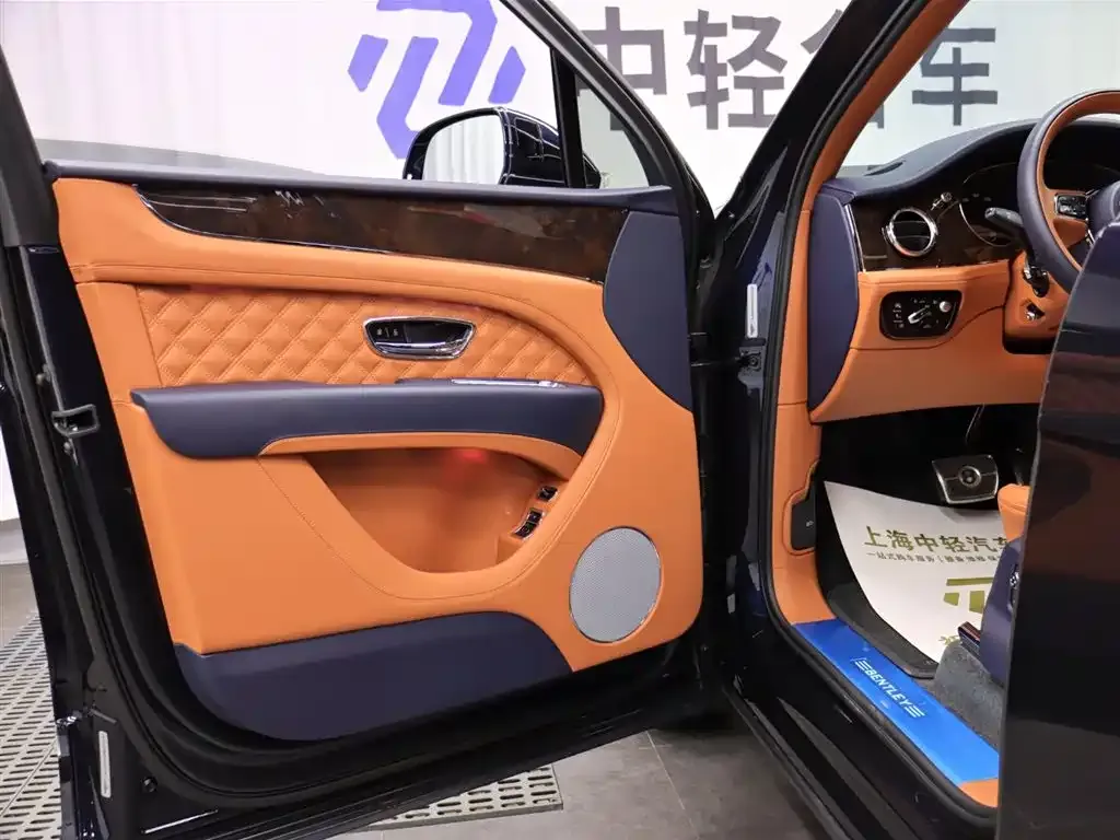 Bentley Bentayga 2022 из CN, фото 10