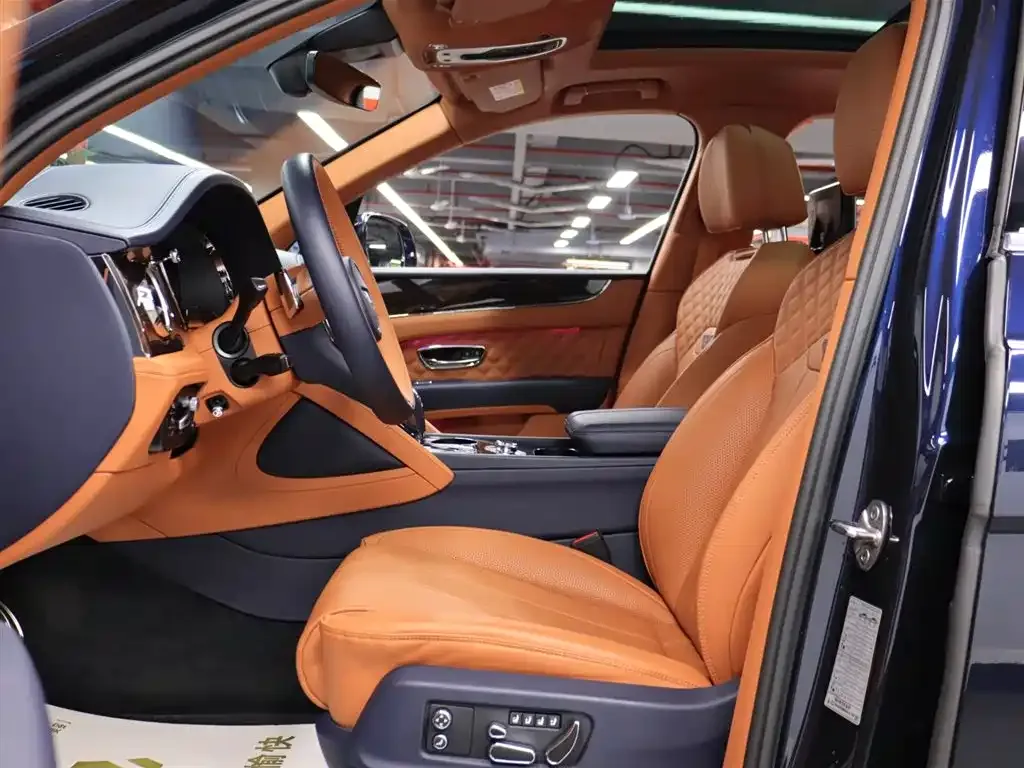 Bentley Bentayga 2022 из CN, фото 9