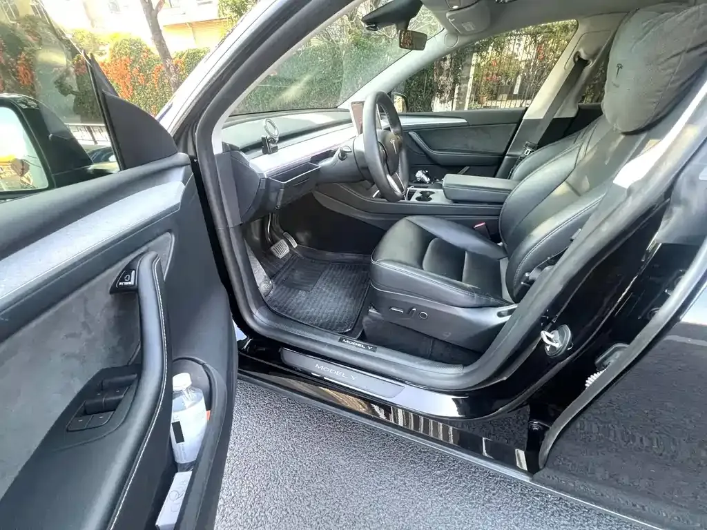 Tesla Model Y 2024 из CN, фото 4