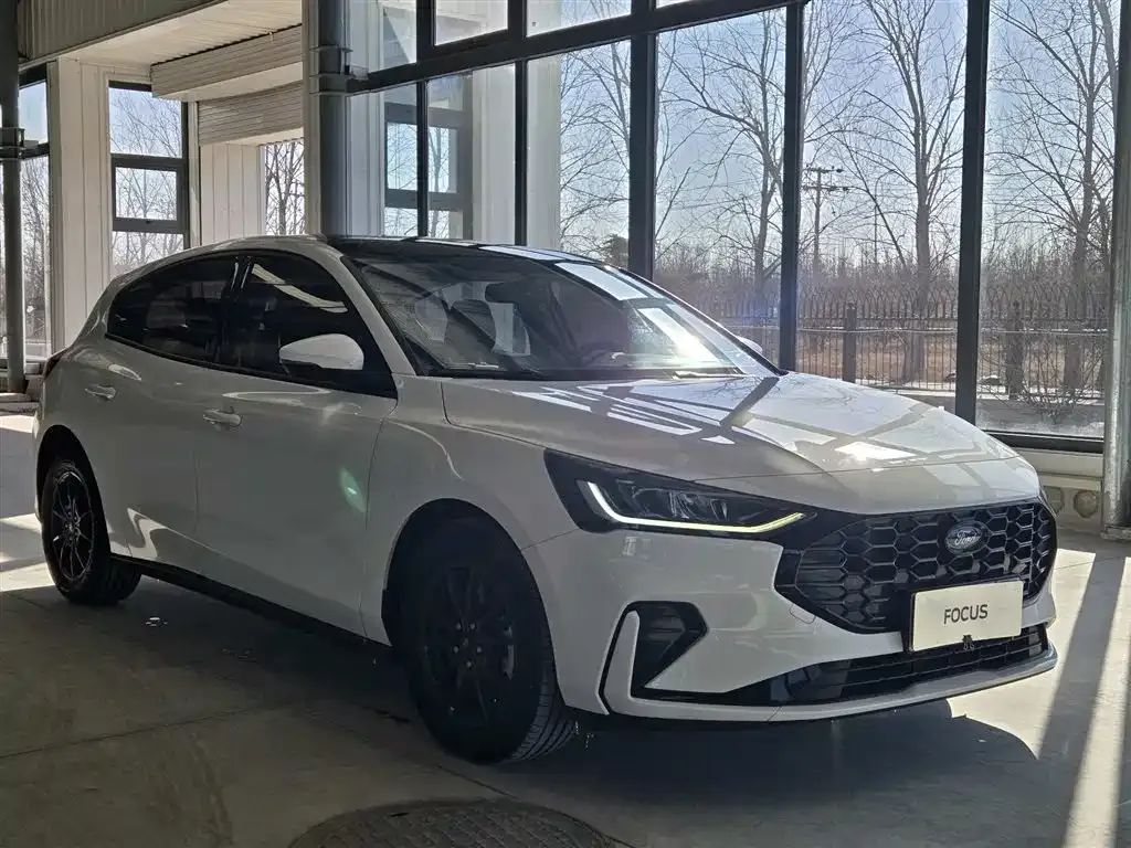 Ford Focus 2023 из CN, фото 7