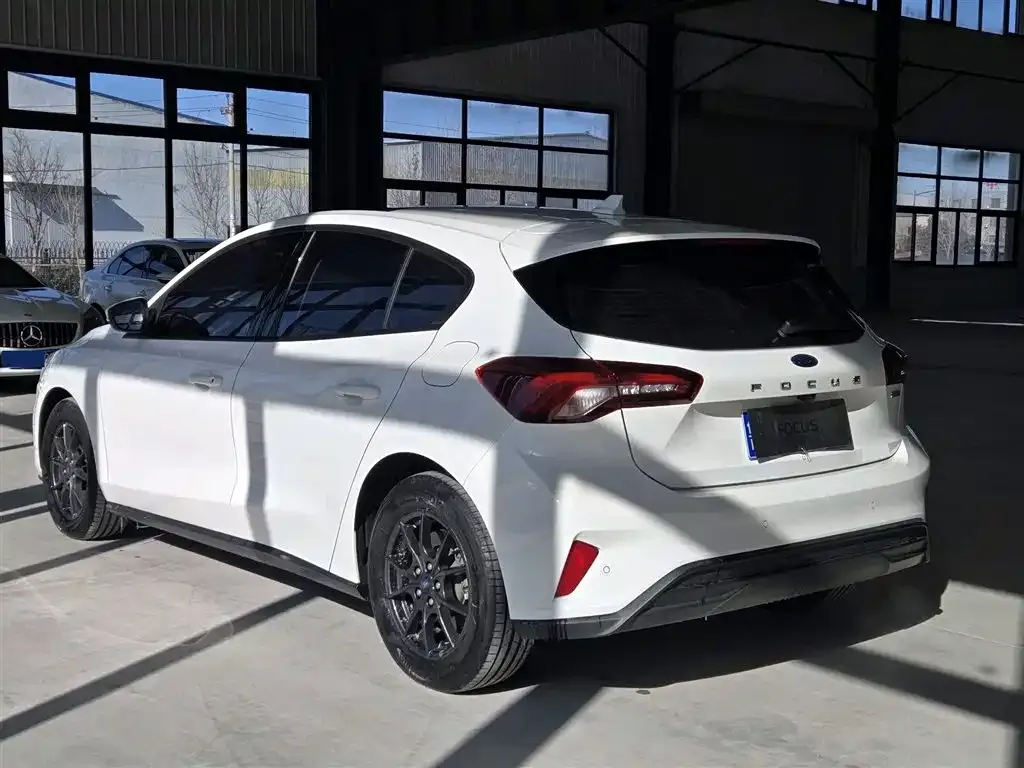 Ford Focus 2023 из CN, фото 6