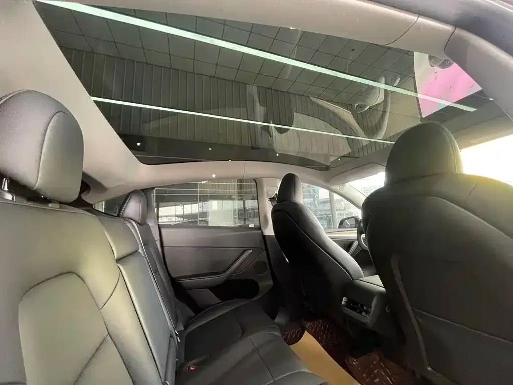 Tesla Model Y 2023 из CN, фото 2