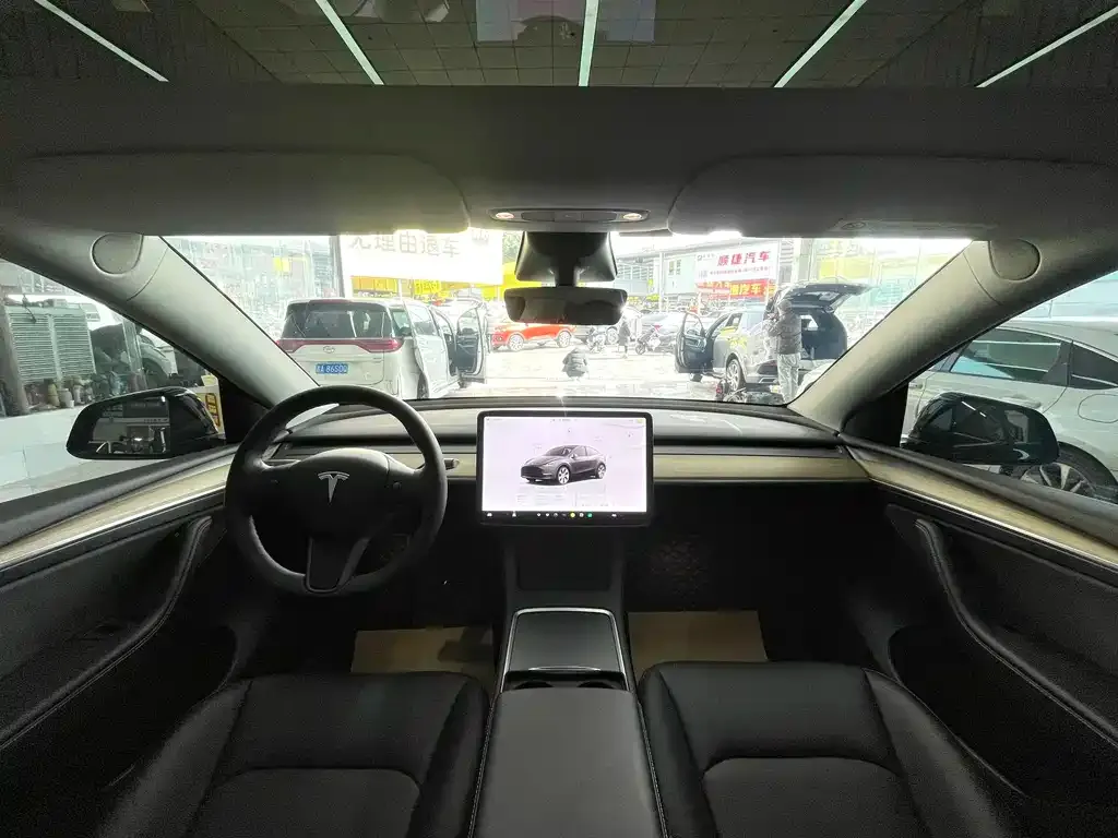 Tesla Model Y 2023 из CN, фото 3