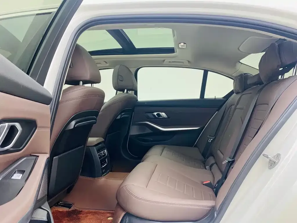 BMW 3 Series 2021 из CN, фото 6
