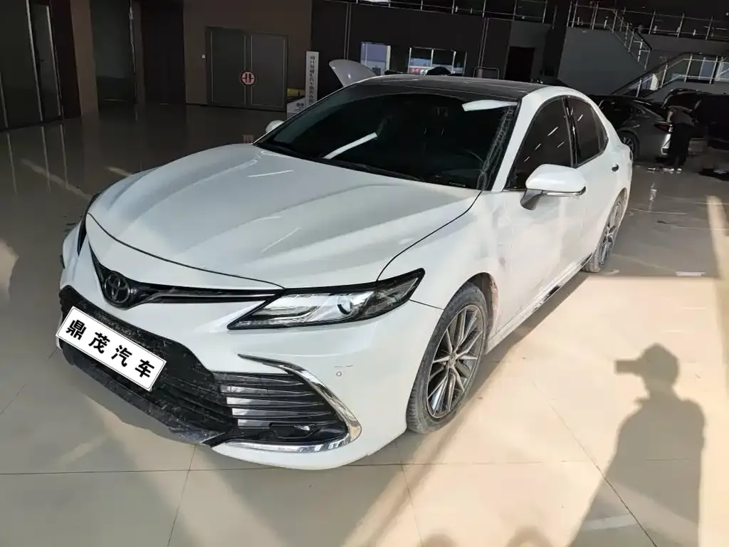 Toyota Camry 2023 из CN, фото 1