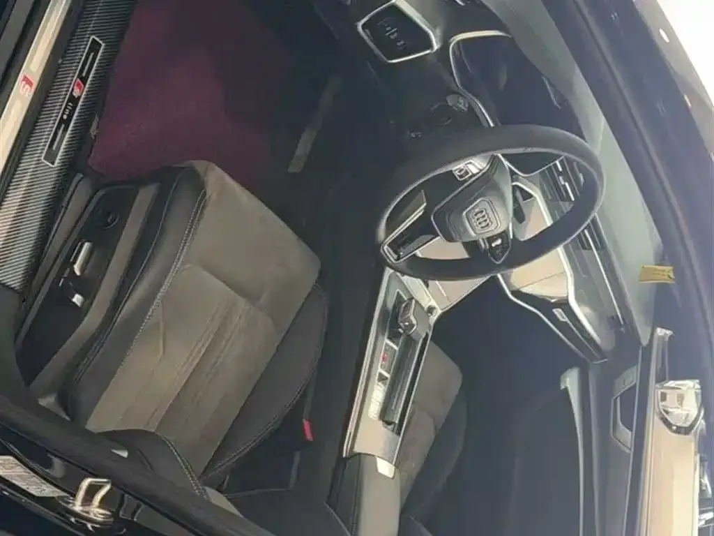 Audi A6L 2024 из CN, фото 4