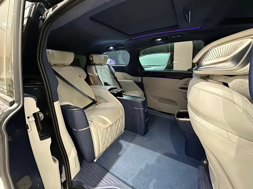 Buick GL8 2021 из CN, фото 7