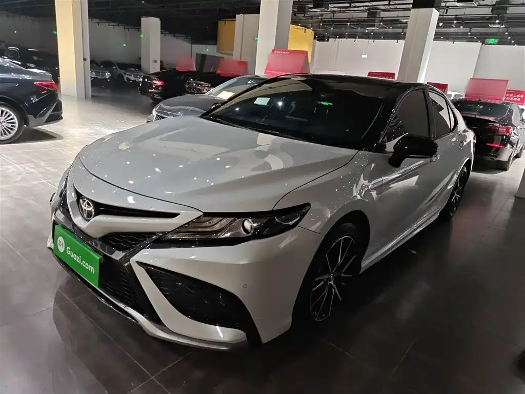 Toyota Camry 2023 из CN, фото 6