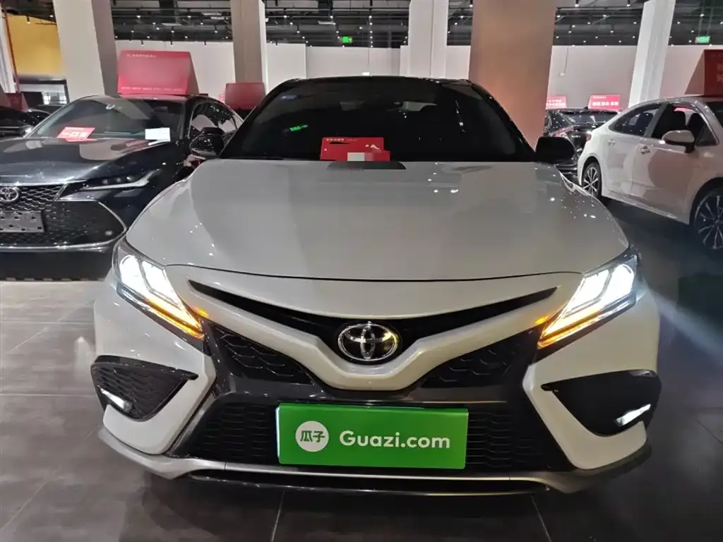 Toyota Camry 2023 из CN, фото 9