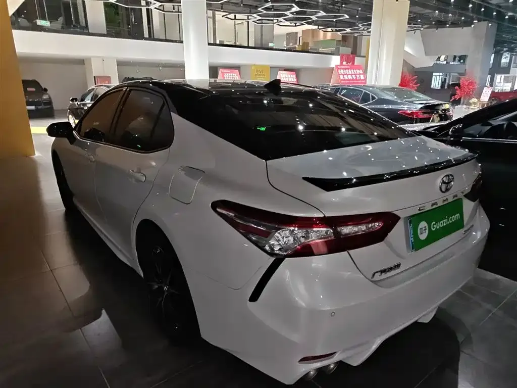 Toyota Camry 2023 из CN, фото 2
