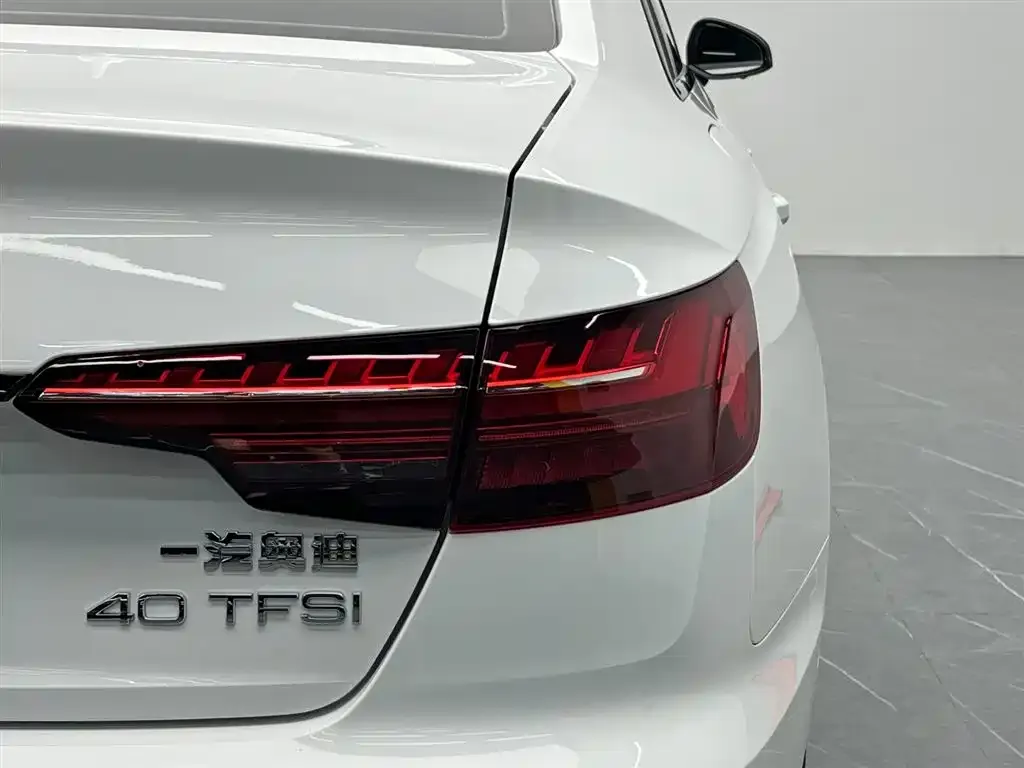 Audi A4L 2023 из CN, фото 8