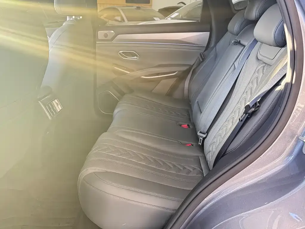 BYD L DM-i 2025 из CN, фото 8
