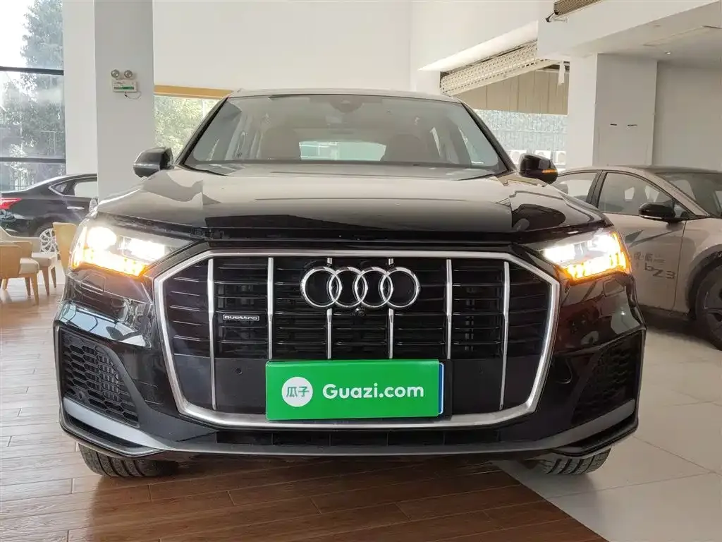 Audi Q7 2023 из CN, фото 4