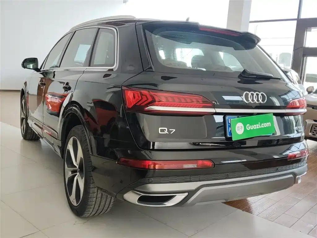 Audi Q7 2023 из CN, фото 10